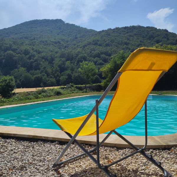 Location gîte Ardèche : tPiscine partagée du domaine